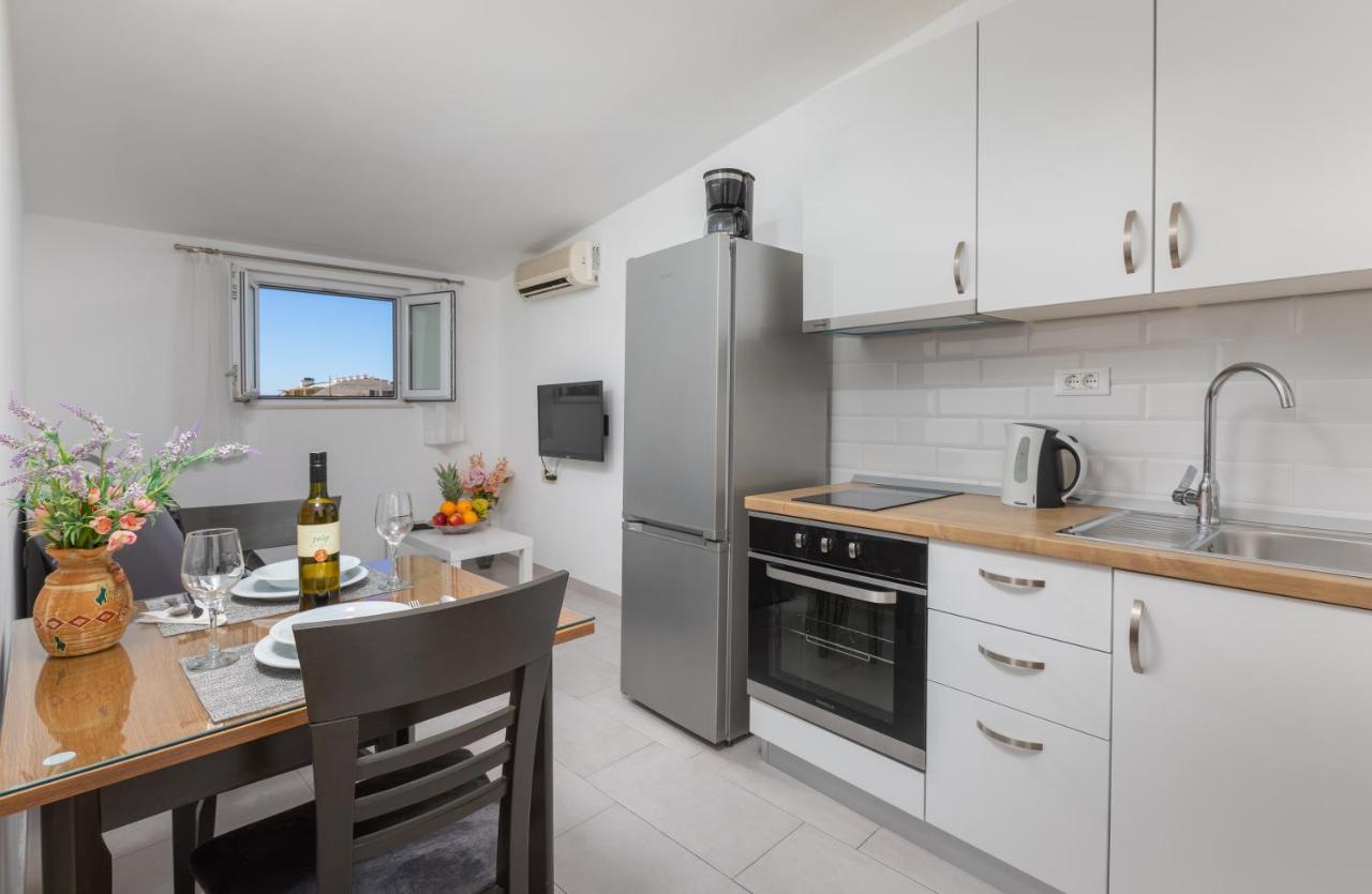 Apartments Petrovic Makarska Exterior foto