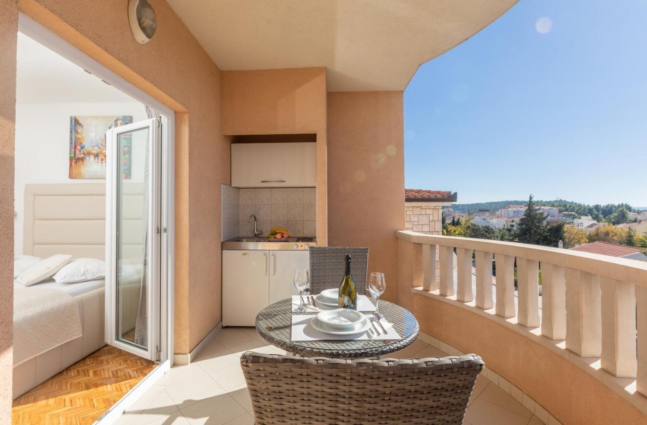 Apartments Petrovic Makarska Exterior foto
