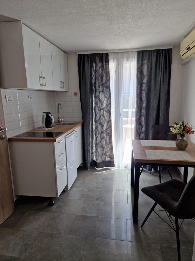 Apartments Petrovic Makarska Exterior foto